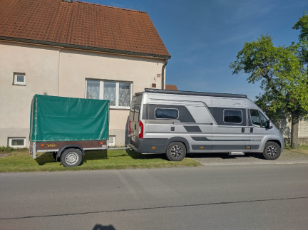 Šneček se zeleným hotelem